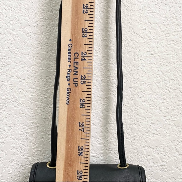 Vintage Black Leather Turnlock Mini Crossbody Bag - Picture 12 of 16